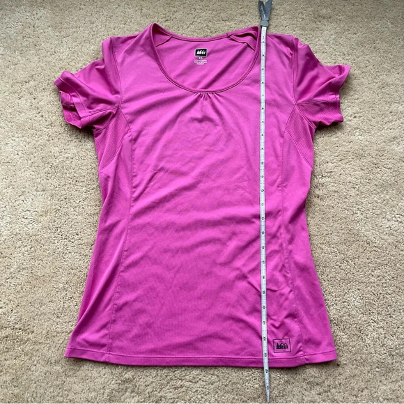 REI Co-op Women's Pink Activewear T Shirt - Size XS - EUC - 100% Polyester - Picture 6 of 7